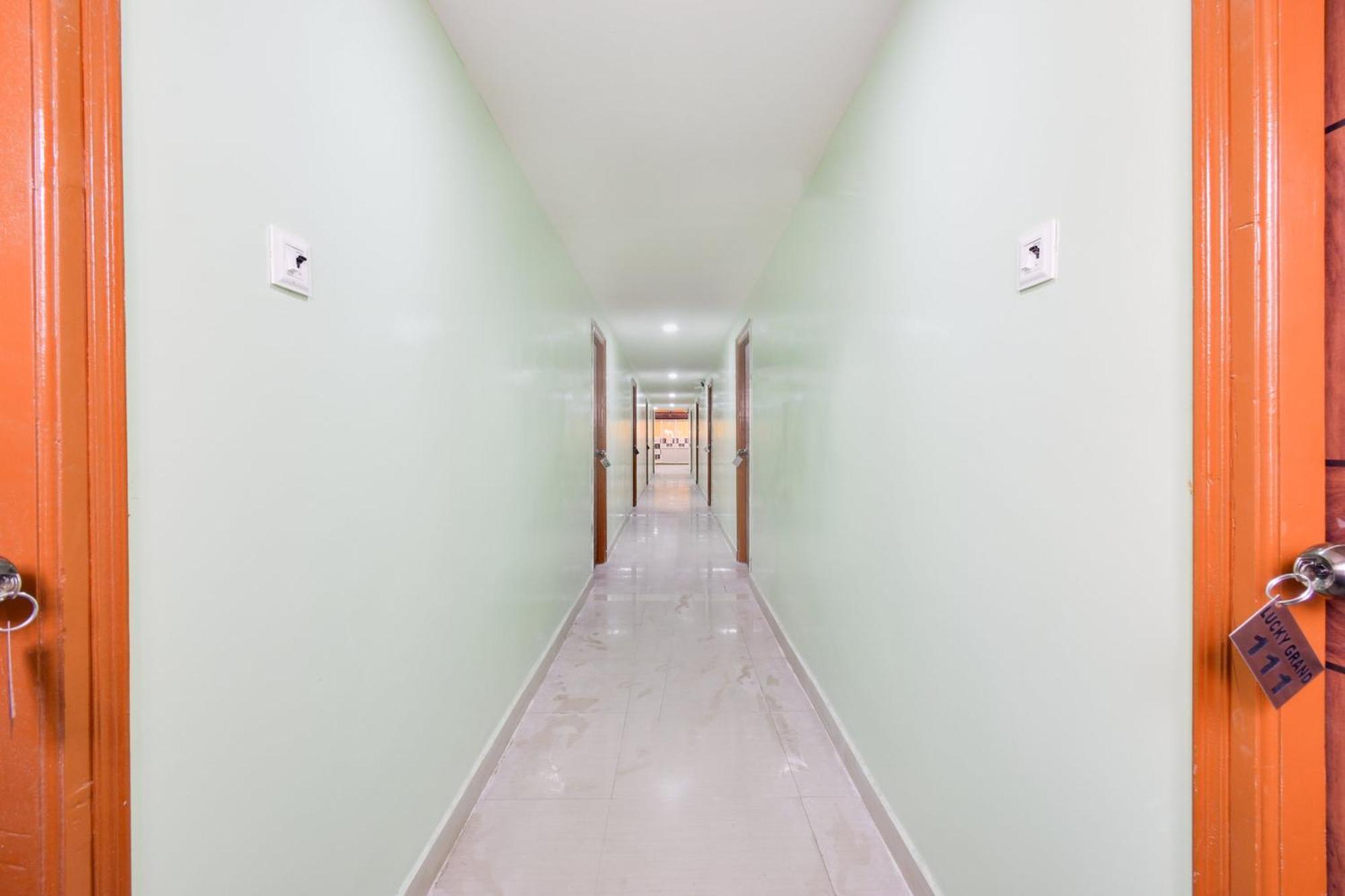 Hotel O Lucky Grand Hyderabad Exterior photo