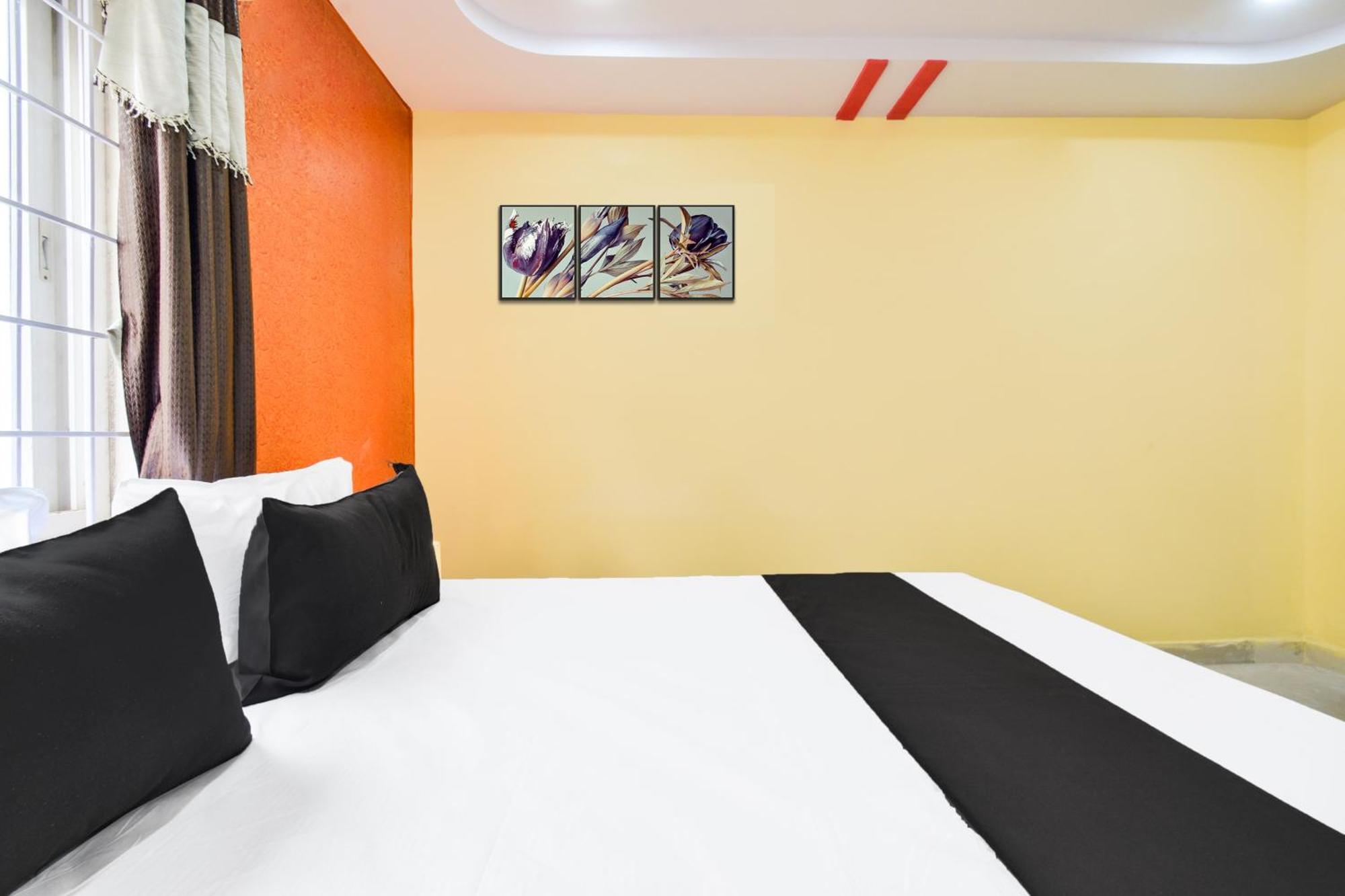 Hotel O Lucky Grand Hyderabad Exterior photo