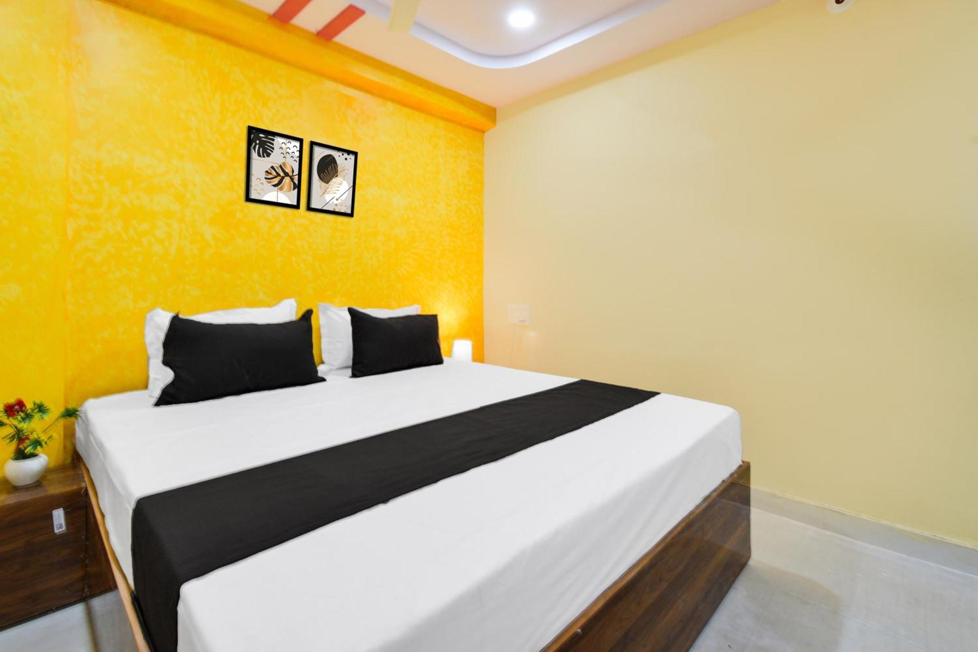 Hotel O Lucky Grand Hyderabad Exterior photo